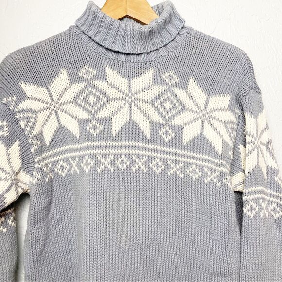Eddie Bauer turtleneck sweater snowflake periwinkle S petite - Picture 2 of 5
